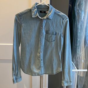 Women’s BDG light wash denim shirt